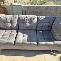 Sectional Couches 