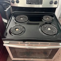 Ge Electric Stove Like New 