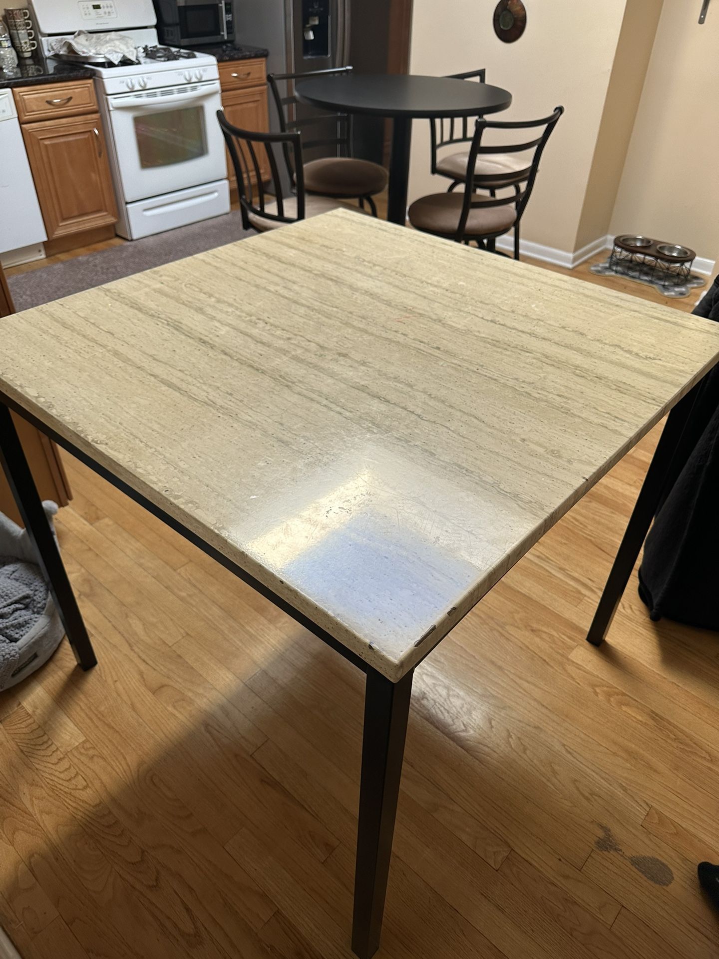 High top Kitchen Table With 4 Chairs for Sale in Skokie, IL OfferUp