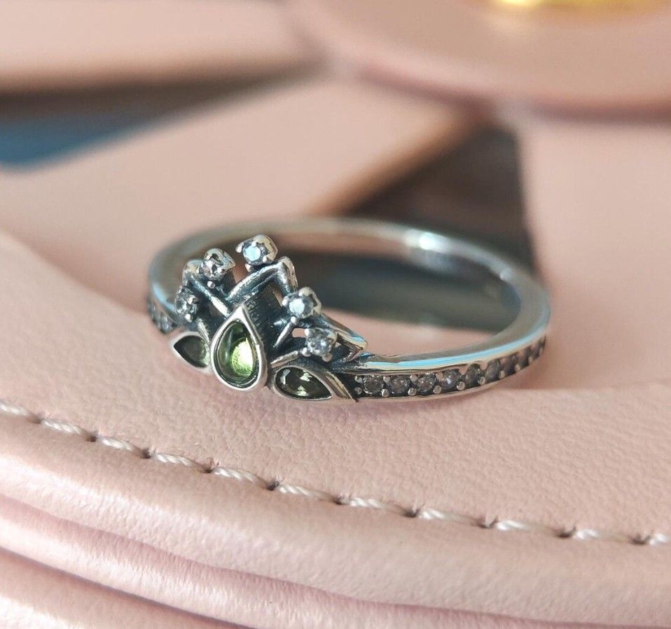 Princess Crown Ring is suitable as a Valentine's Day gift for girlfriends