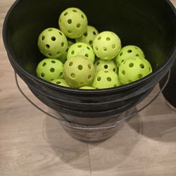 Plastic Baseballs (50) + Diamond Bucket