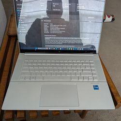 HP Envy Gaming Laptop 2 TB Storage RTX 4060 32 GB RAM