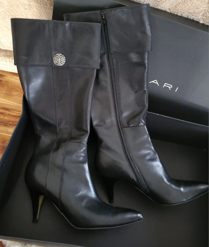 TAHARI KNEE HIGH BOOTS 8.5 $119 Zip Black Leather Wore Twice