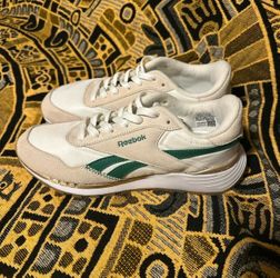 REEBOK Sneakers