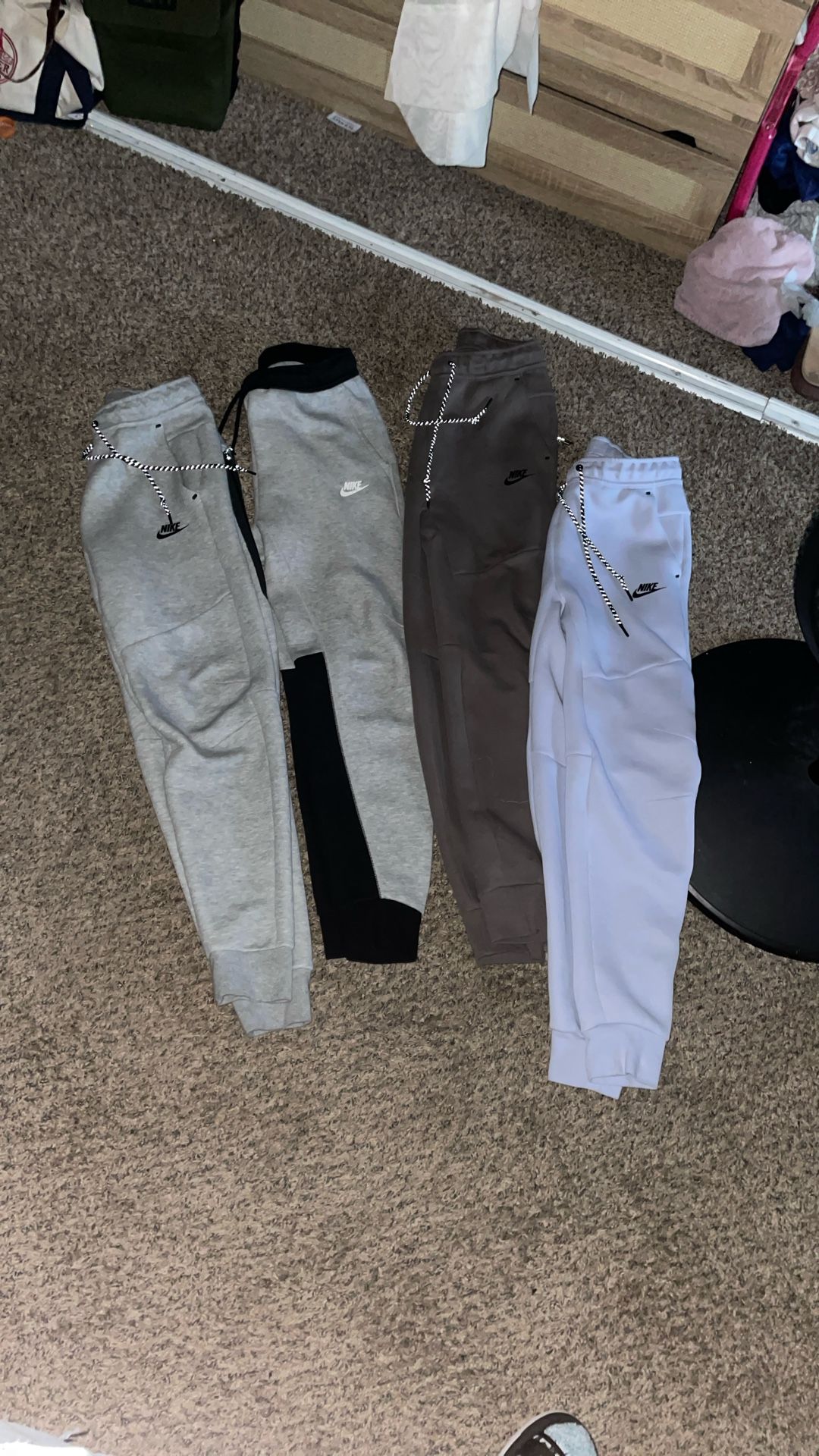 Nike Tech Fleece Sweats !!!