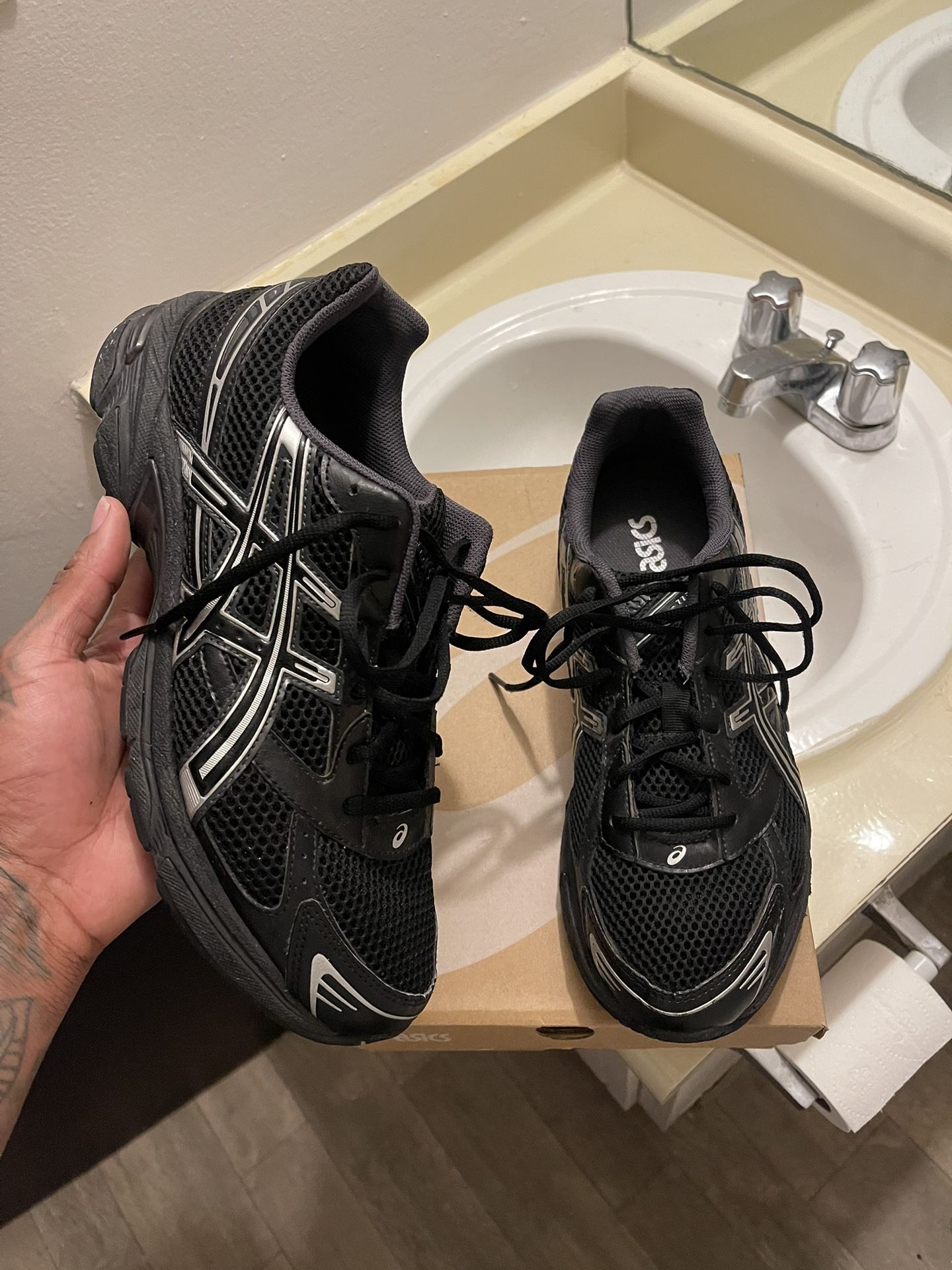 Asics Gel 11-30 “Black” Size 10