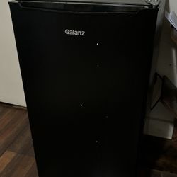 Galanz Mini Fridge