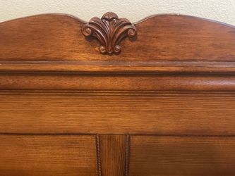 Victoria Beautiful Wooden Trundle Bed