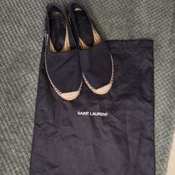 Women Shoes.  Size.5