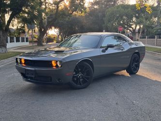 2017 Dodge Challenger SXT Clean Title