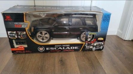 New Bright RC 1/6 Scale Cadillac Escalade black Radio Control Car SUV