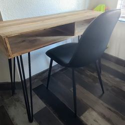 Desk With Chair New