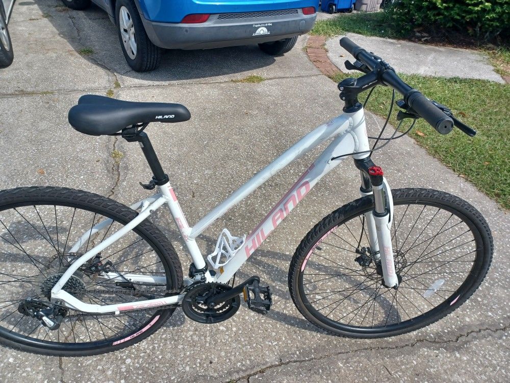 New Hiland Shelley Crossroads Bike Bicycle Medium Frame 700c Tires Disc Brakes - $100 FIRM