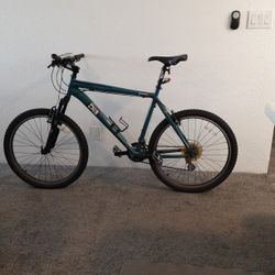 24 Speed Diamondback Response Mountain Bike