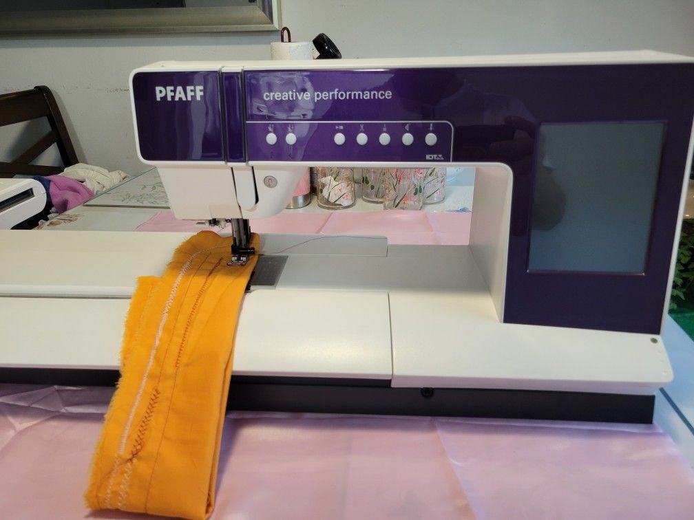 PFAFF SEWING MACHINE CREATIVE PERFORMANCE 
