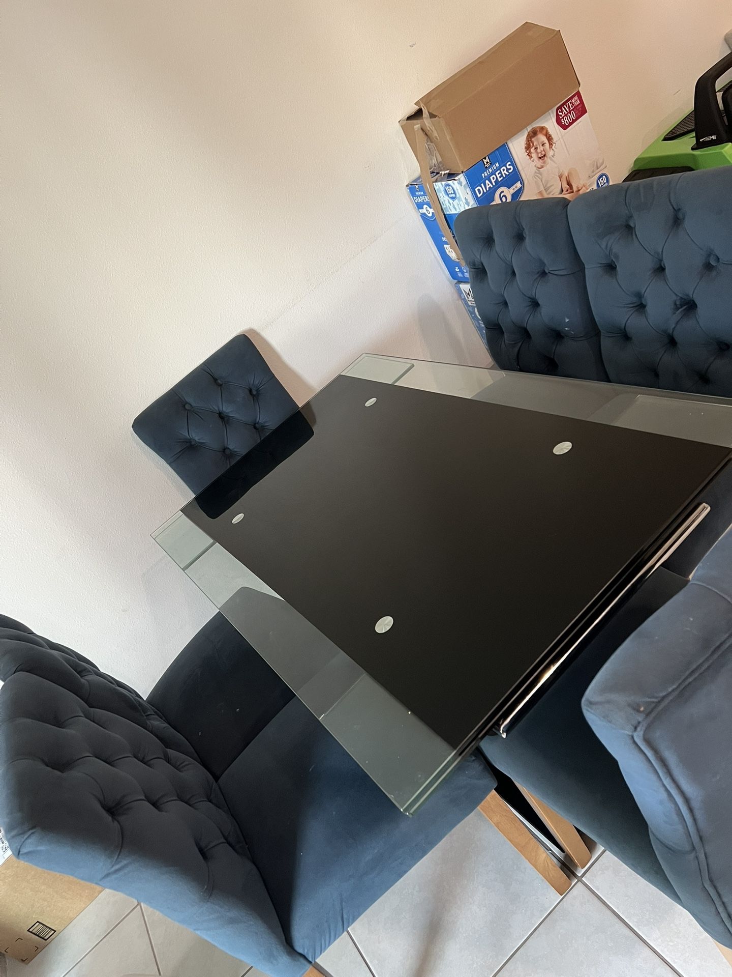 Dinning Table & Chairs