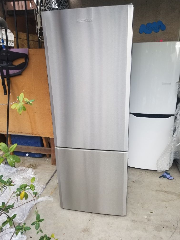 Blomberg Stainless steel refrigerator