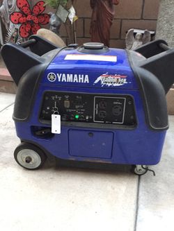 YAMAHA 3000 GENERATOR VERY LOW HOURS VERY CLEAN AND JUST TUNED UP AND READY TO GO!!! $1500