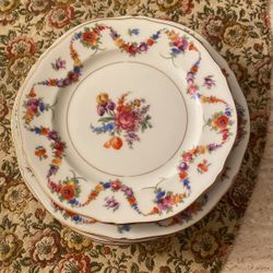 Czechoslovakian Dishes - (7) Pieces