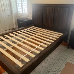 Queen bed w/headboard (wood)
