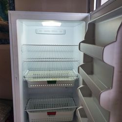 Fridgidaire Stand Up Deep Chest Freezer
