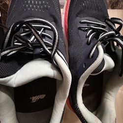 AVIA WOMEN SIZE 10 Shoes