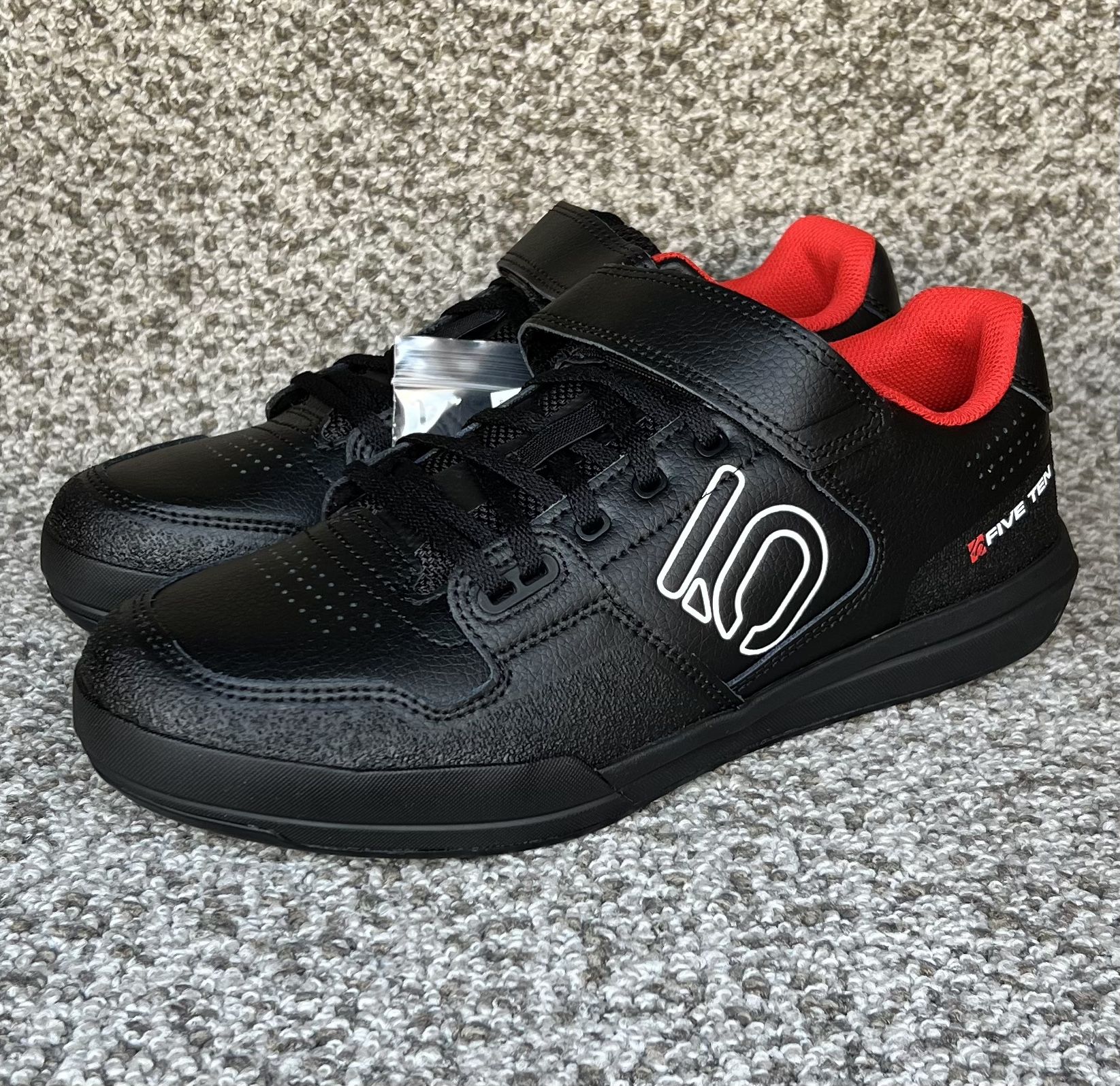 Adidas Five Ten Hellcat Unisex Mountain Bike Shoes Black/Black/White NWB