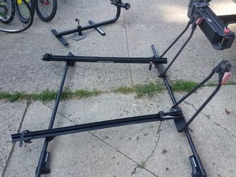 Roof mount bike carrier