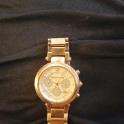 Michael Kors  Gold In Color WATCH 