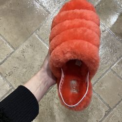 Women’s UGG slippers size 10 & size 11 BRAND NEW