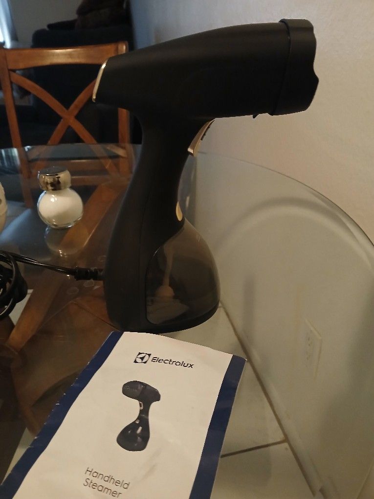 Electrolux Handheld Steamer Lx15002