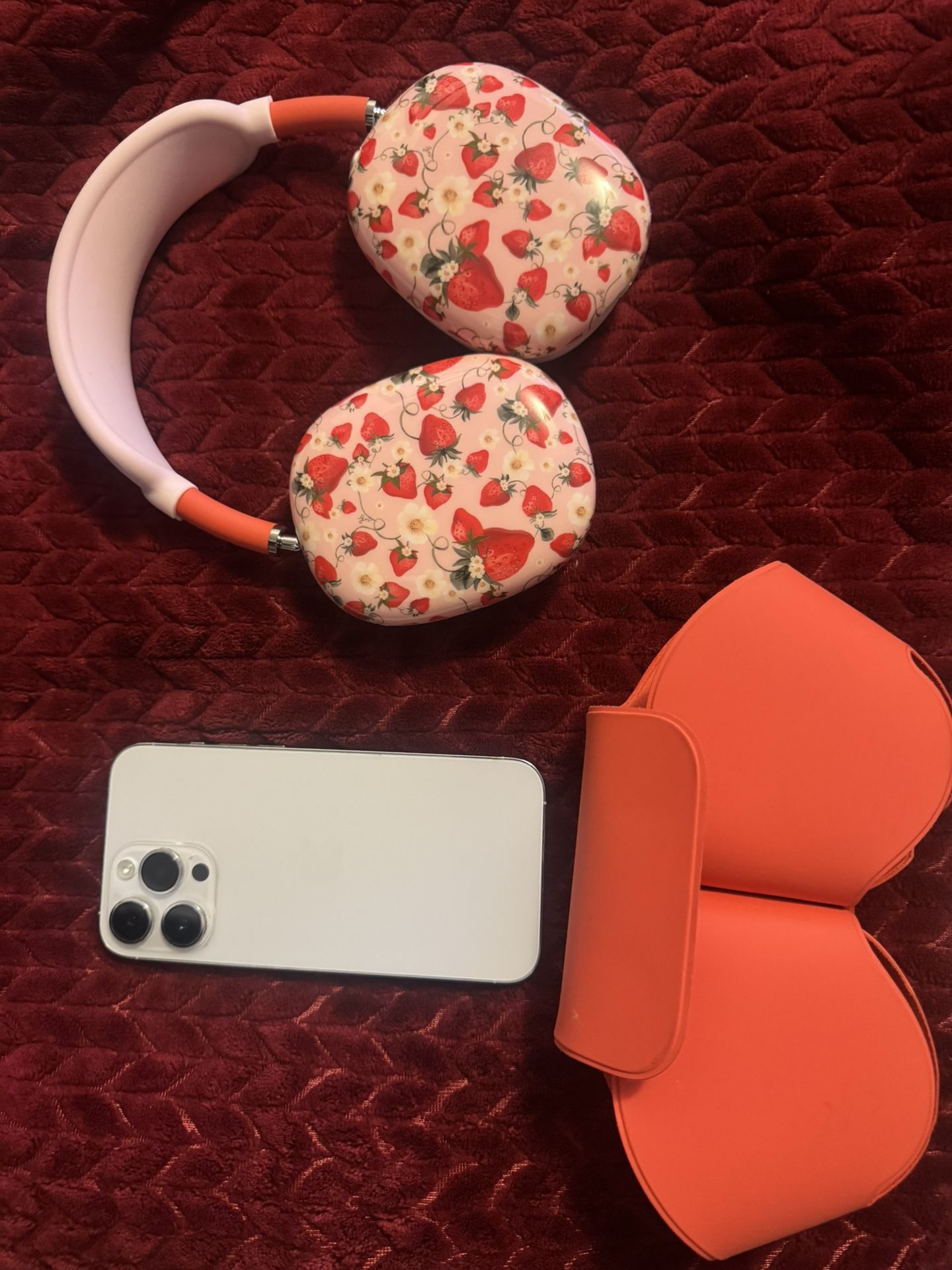 iPhone AirPods Max Combo