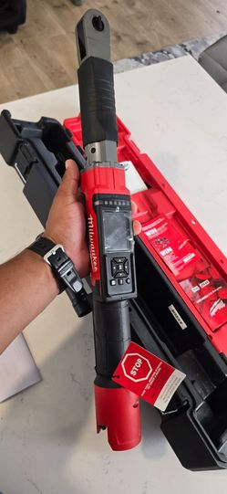 Digital torque wrench