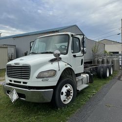 2014 Freightliner M2 106