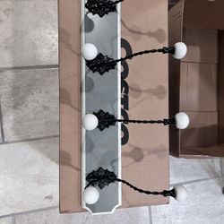 24” 4 White / Grey Hook Coat Hanger 