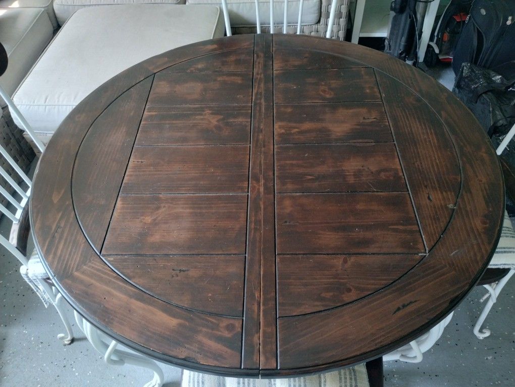 Round Dinning Table