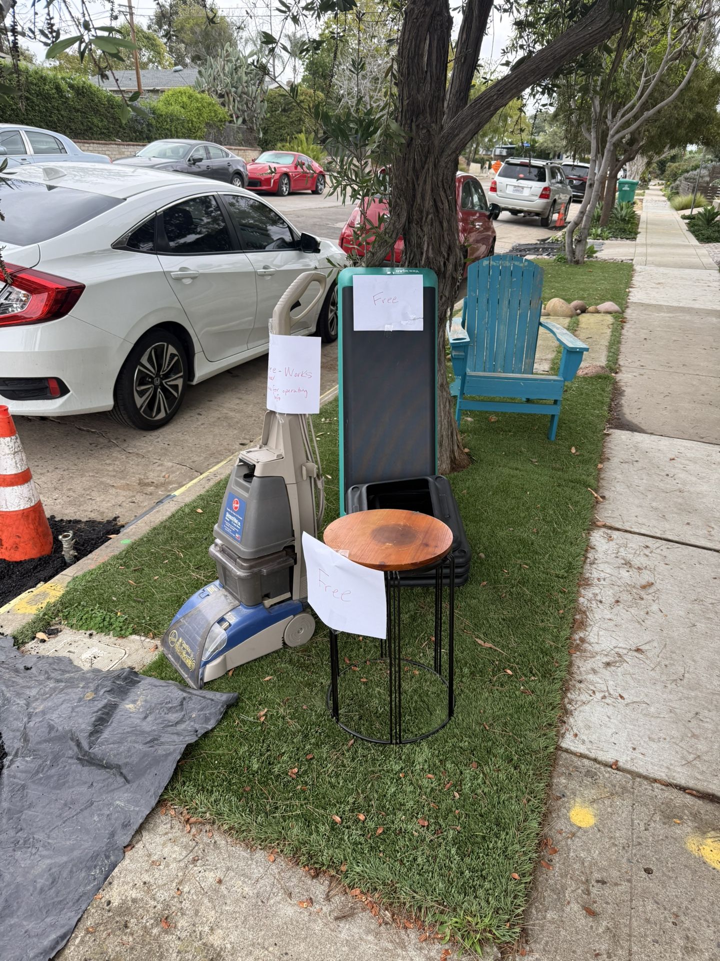 Free Stuff Curbside At 3521 Eugene Pl. 92116 for Sale in San Diego, CA