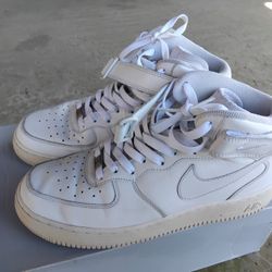 Nike Air Force 1's 2007 year of release 2009 date on shoe 10.5 vintage shoes nike addidas puma kicks collectable antique jordan's 