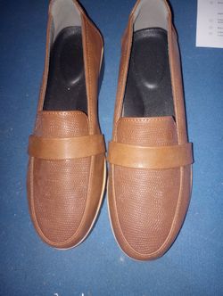 Women Brown Loafer 8.5 Brand New