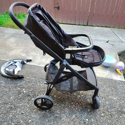 It's A Graco Modes Car Seat And Stroller 