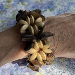 New & UNIQUE - Wood Flowered Designed Bracelet 