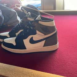 Jordan 1 Retro Dark Mocha Size nine