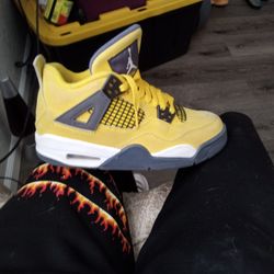 Jordan 4