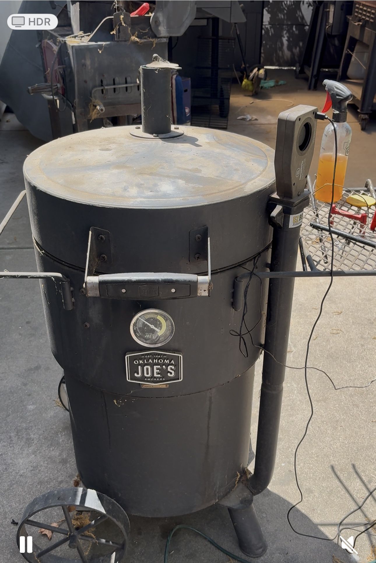 Oklahoma Joe Bronco Barrel Smoker /grill