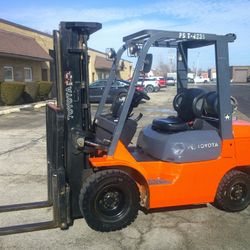 Toyota Pneumatic 5K LB Capacity Forklift 