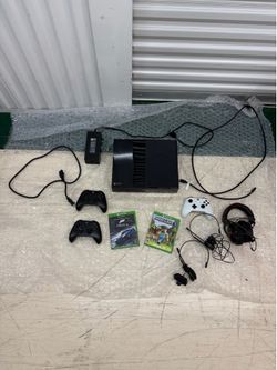 Xbox One Bundle with 3 Controllers, Cords, HDMI, Minecraft, and Forza 6