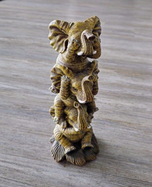 Design Toscano NG33769 Hear-No, See-No, Speak- No Evil Stacked Elephants Collectible Statue