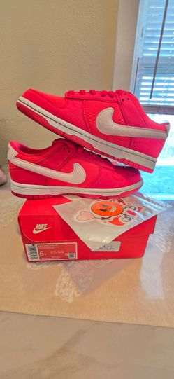 Nike Dunk Low GS Valentine's Day Size 5Y