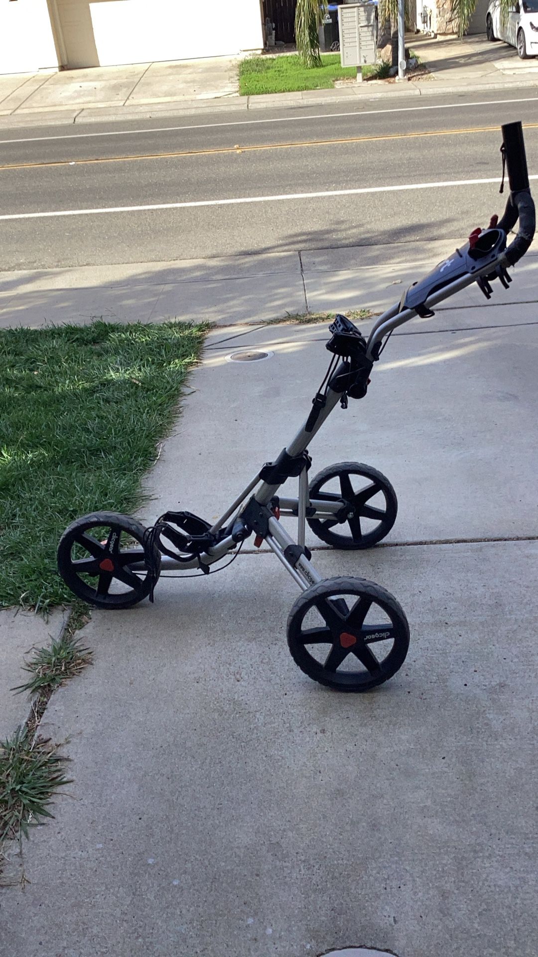 Clicgear golf club Court excellent condition, easy to fall and become very small