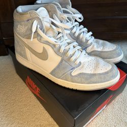Jordan 1 Hyper Royal Size 13